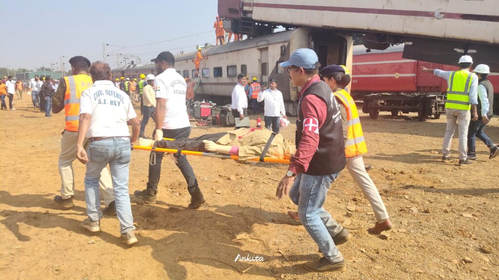 KHARAGPUR DIV : गोपीनाथपुर नीलगिरी स्टेशन यार्ड में रेलवे की मॉक एक्सरसाइज, तैयारियों को जांचा गया