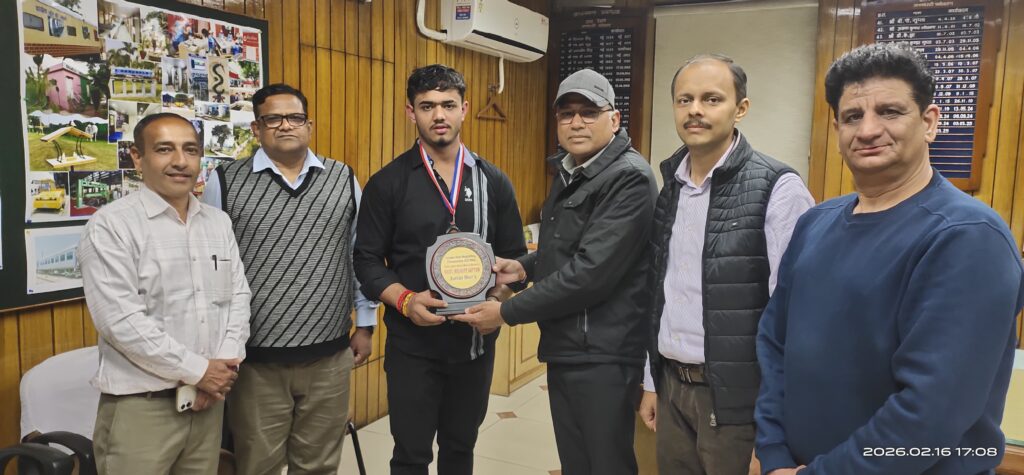 जूनियर राष्ट्रीय भारोत्तोलन में रेलवे के खिलाड़ी रोहित ने अंतरराष्ट्रीय भारोत्तोलक पारव का रिकार्ड तोड़ा