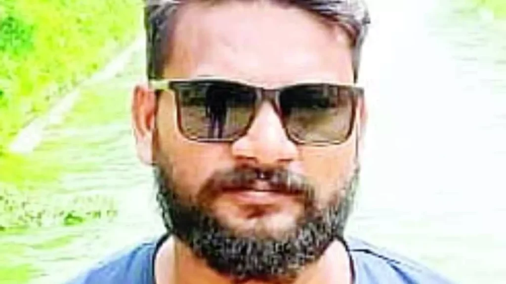 JHANSI : टीआरडी के लाइनमैन से प्राइवेट कार चलवाते थे साहब, संदिग्ध मौत के बाद खुली पोल, यूनियन के हंगामे के बाद ‘ऑन ड्यूटी’ पर सहमति