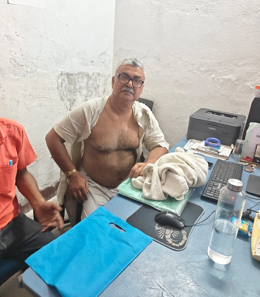 ECR : दानापुर डिवीजन कार्यालय में दंगल, DSTE ने कक्ष में OS को पीटा, फटे कपड़ों में बाहर निकले!