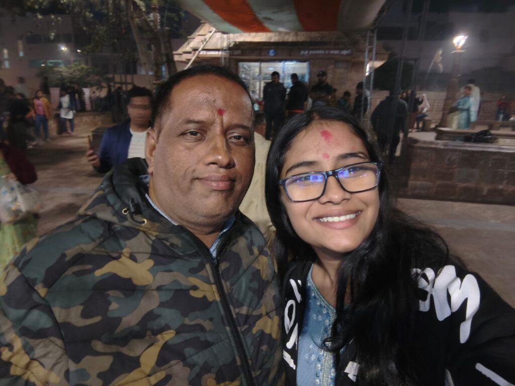 रेलवे लोको पायलट की बेटी श्रीप्रिया ने बोर्ड परीक्षा में लहराया परचम, परिवार और विद्यालय का मान बढ़ाया