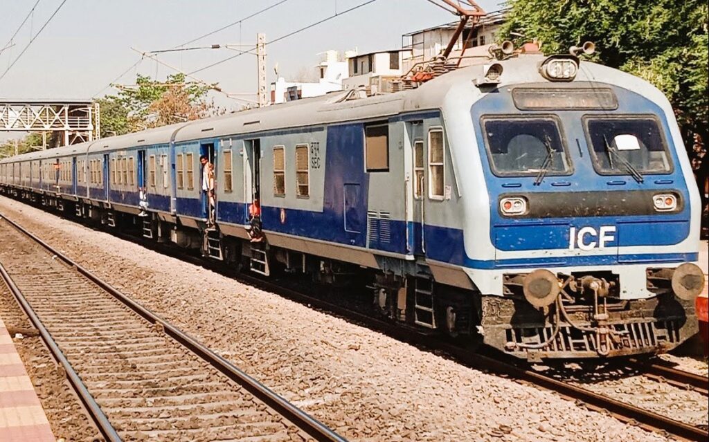 JHARSUGUDA : चोरों की RPF को चुनौती, अब काट ले गये केबुल-पाइप, रद्द करने पड़ी गोंदिया पैसेजर!